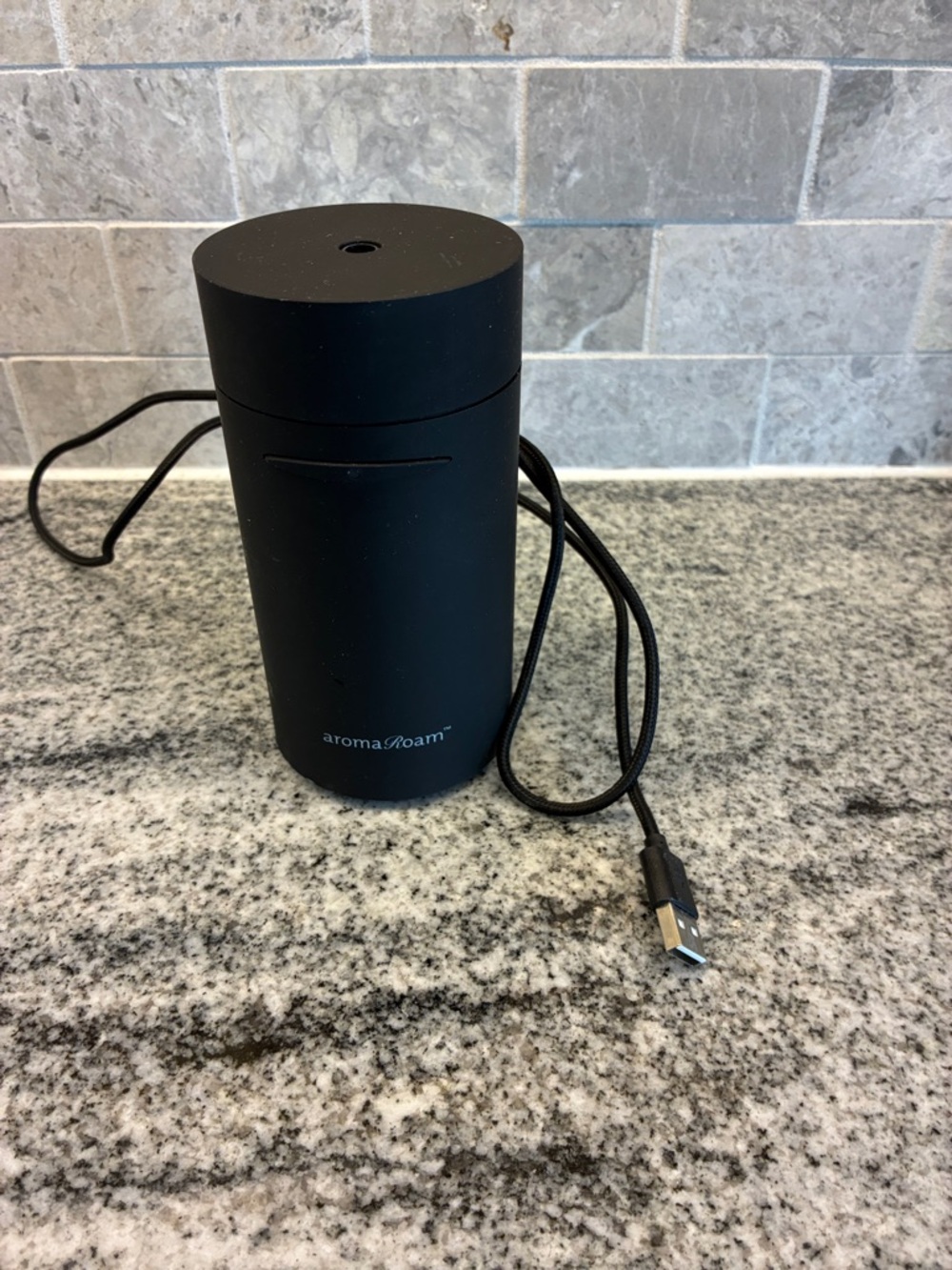 Saje Black Portable AromaRoam USB Diffuser. B20